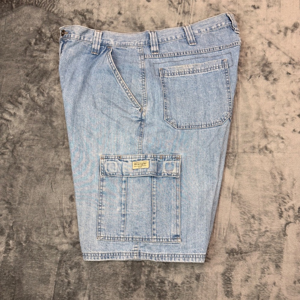 Vintage Y2K Wrangler Cargo Denim Shorts Mens 36 Baggy Light Wash Skater - Picture 4 of 8